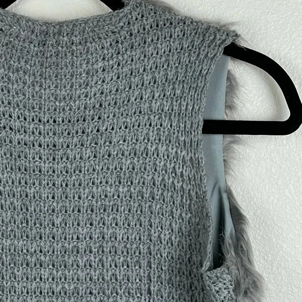 Davi & Dani Sweater Women's Sz S Vest Faux Fur Lined Open Front Knit Back Gray - Picture 6 of 9